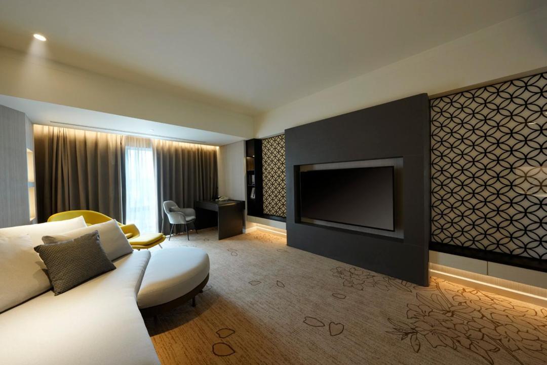 Evergreen Plaza Hotel - Tainan Bagian luar foto Deluxe Suite