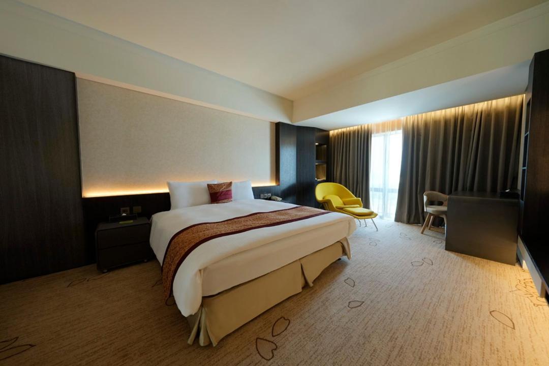 Evergreen Plaza Hotel - Tainan Bagian luar foto Deluxe Room