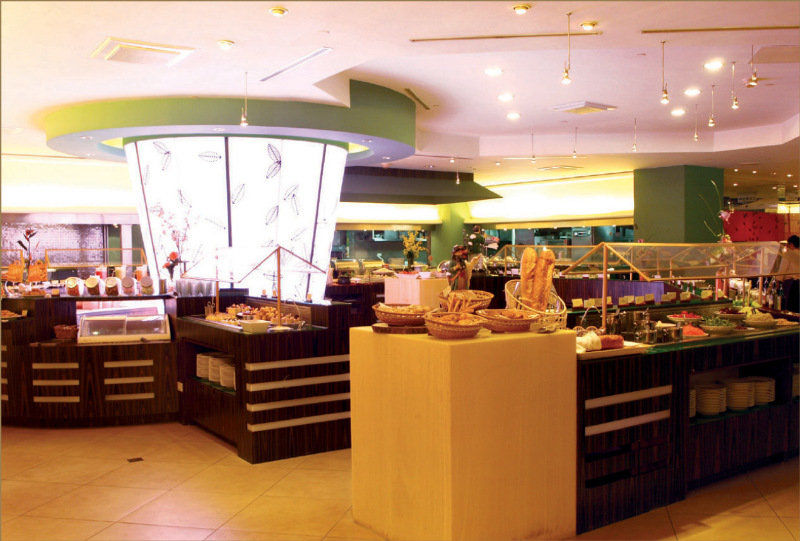 Evergreen Plaza Hotel - Tainan Bagian luar foto The buffet at the hotel