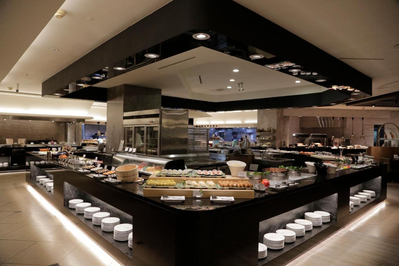 Evergreen Plaza Hotel - Tainan Bagian luar foto The buffet at the lounge